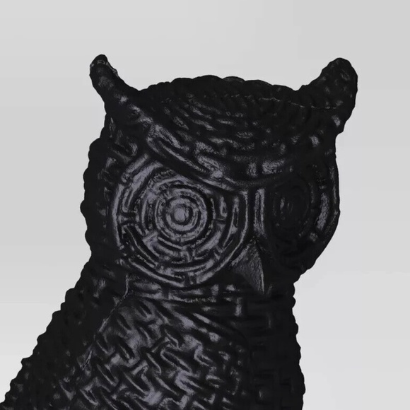 9" Black Owl Plastic Halloween Decor - Hyde & EEK! - Picture 3 of 10